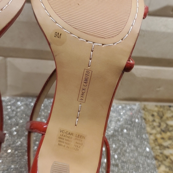 SOLD!! VINCE CAMUTO Red Patent Sandals Heels - Picture 8 of 9